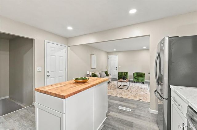 4454 Remus Drive, St Louis, MO 63033