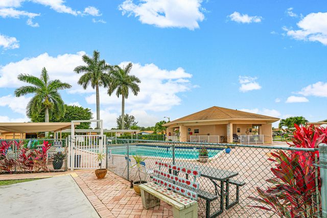 6281 Dusenburg Road, Delray Beach, FL 33484
