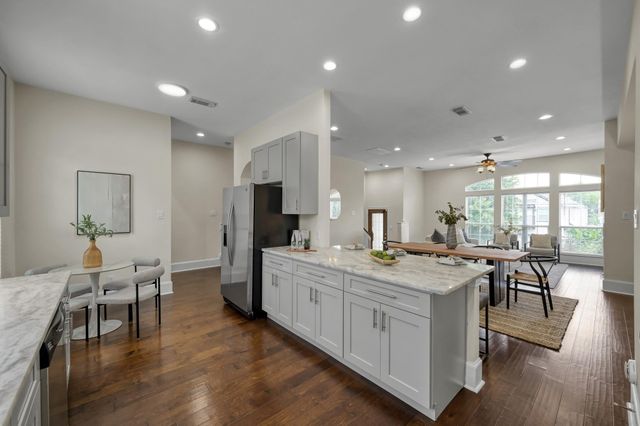 1701 Summer Street, Houston, TX 77007