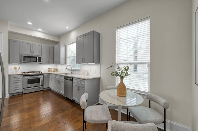 1701 Summer Street, Houston, TX 77007