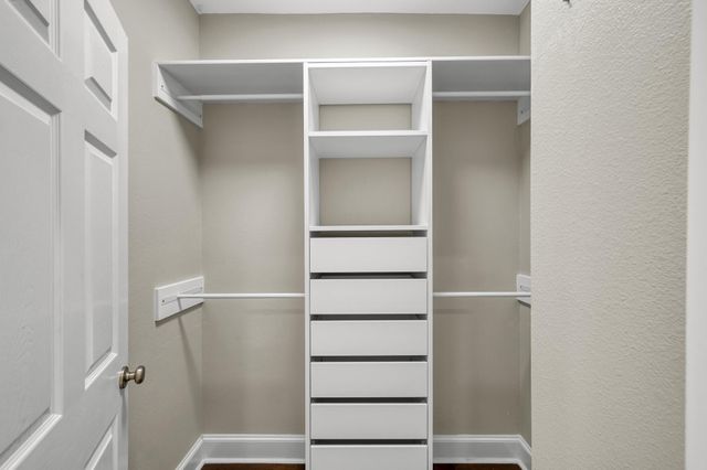 1701 Summer Street, Houston, TX 77007