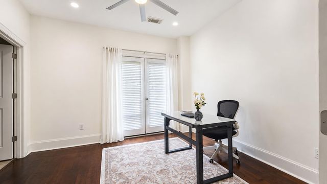 1701 Summer Street, Houston, TX 77007