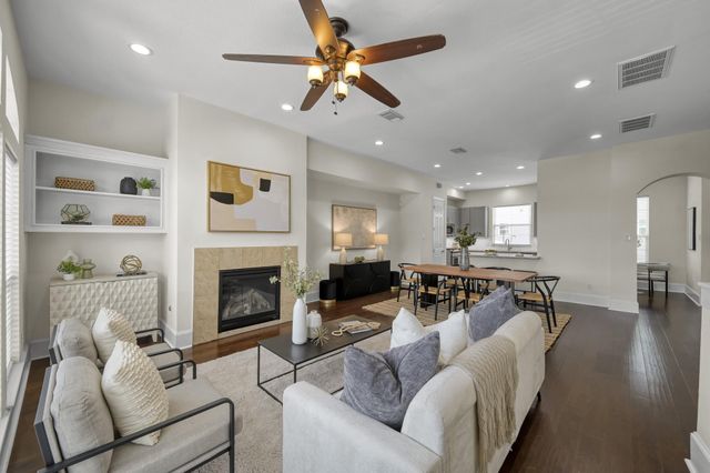 1701 Summer Street, Houston, TX 77007