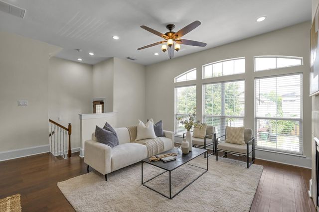 1701 Summer Street, Houston, TX 77007