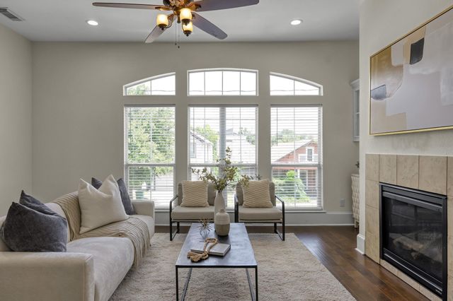 1701 Summer Street, Houston, TX 77007