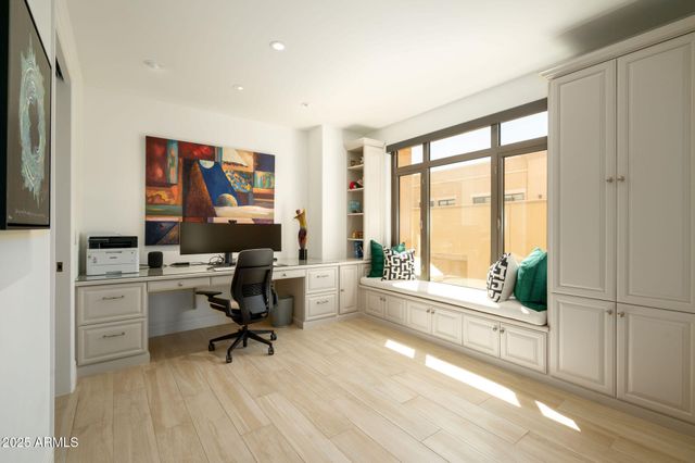 7175 E CAMELBACK Road 301, Scottsdale, AZ 85251