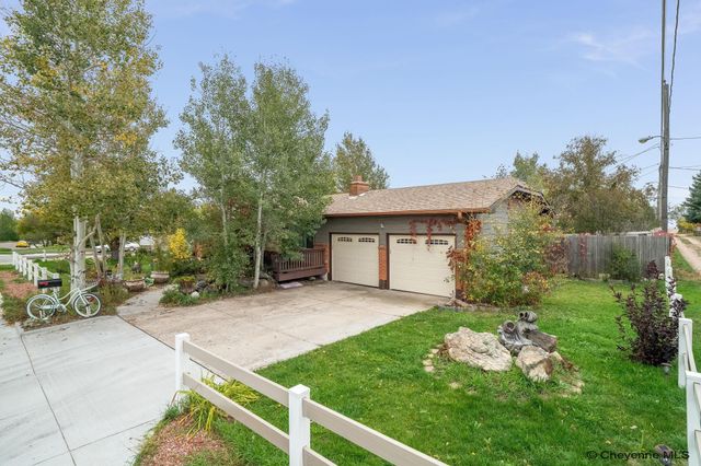 723 NEW BEDFORD DR, Cheyenne, WY 82009