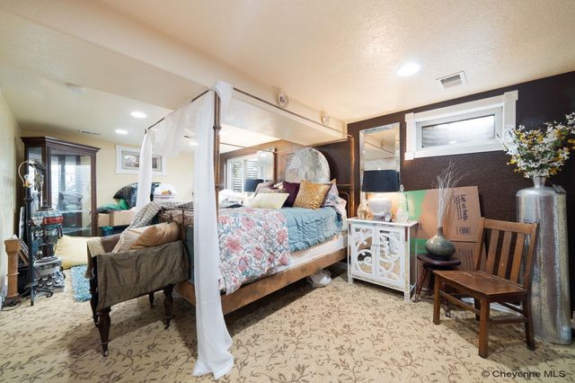 723 NEW BEDFORD DR, Cheyenne, WY 82009