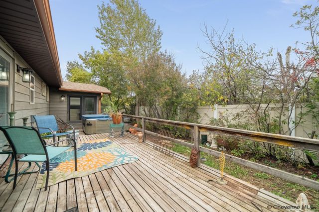 723 NEW BEDFORD DR, Cheyenne, WY 82009