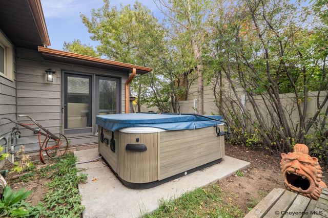 723 NEW BEDFORD DR, Cheyenne, WY 82009