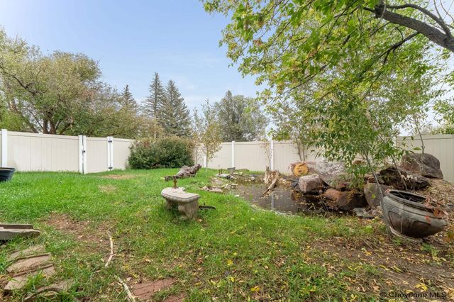 723 NEW BEDFORD DR, Cheyenne, WY 82009