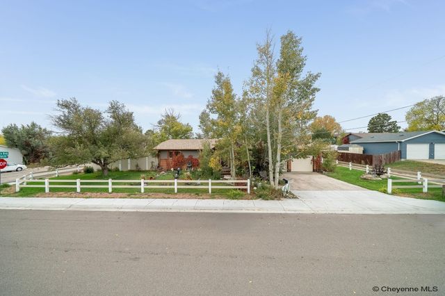 723 NEW BEDFORD DR, Cheyenne, WY 82009