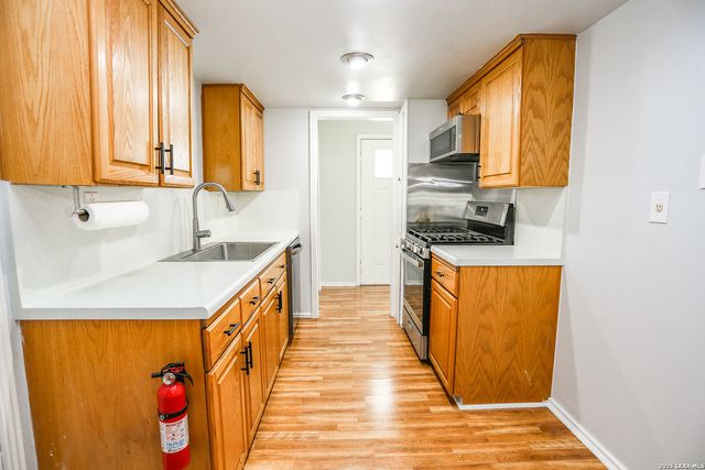 1106 CERRO ALTO DR, San Antonio, TX 78213