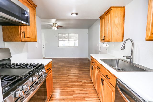 1106 CERRO ALTO DR, San Antonio, TX 78213