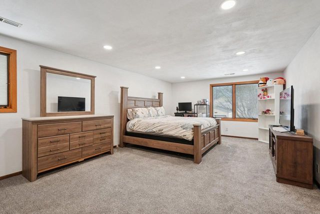 8836 35th AVENUE, Kenosha, WI 53142