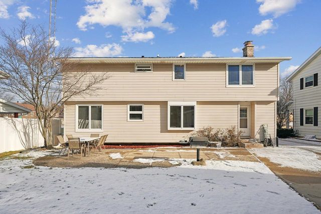 8836 35th AVENUE, Kenosha, WI 53142