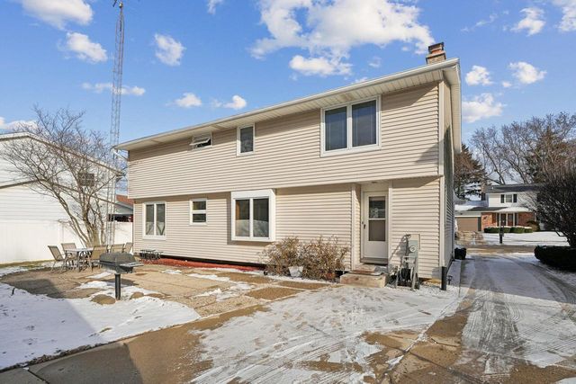 8836 35th AVENUE, Kenosha, WI 53142