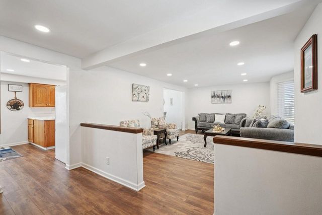 8836 35th AVENUE, Kenosha, WI 53142