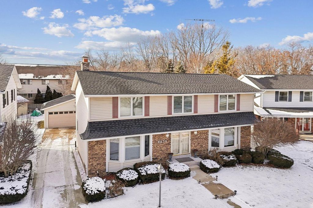 8836 35th AVENUE, Kenosha, WI 53142