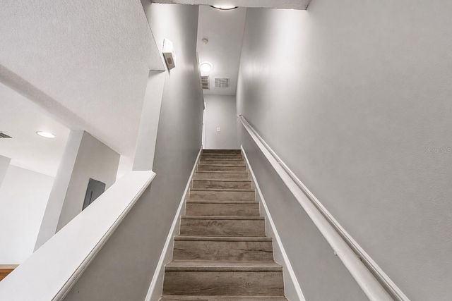 8543 TRAIL WIND DRIVE, Tampa, FL 33647