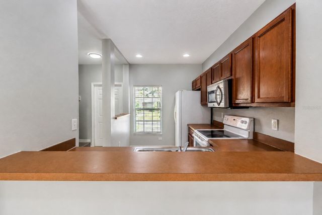 8543 TRAIL WIND DRIVE, Tampa, FL 33647