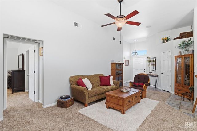 317 Calle Lechuga, Bakersfield, CA 93314