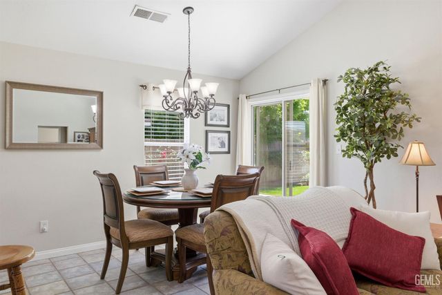 317 Calle Lechuga, Bakersfield, CA 93314