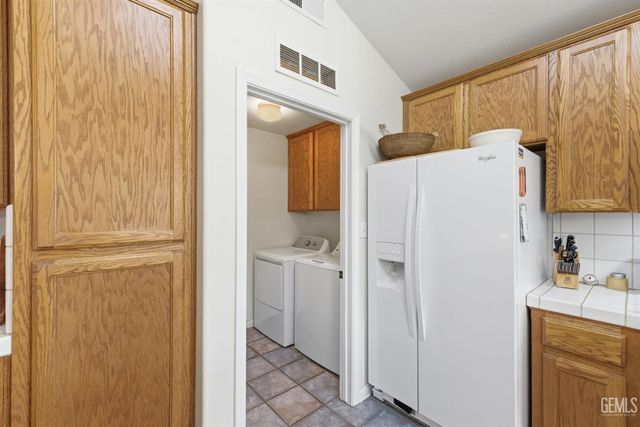 317 Calle Lechuga, Bakersfield, CA 93314