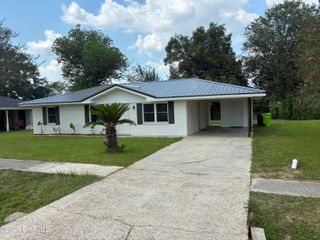 904 Alva Drive, Breaux Bridge, LA 70517