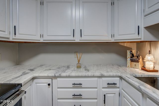 400 Sunset Drive Apt J45, Johnson City, TN 37604