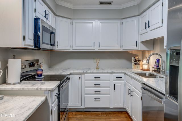 400 Sunset Drive Apt J45, Johnson City, TN 37604