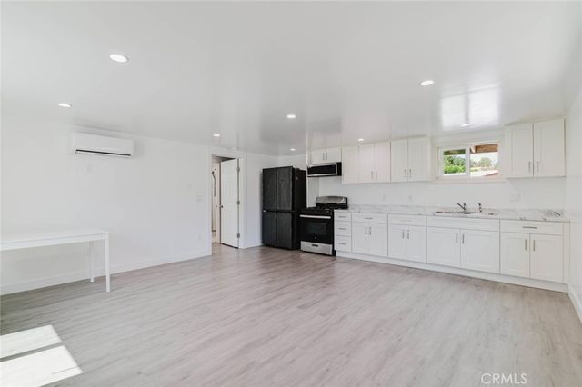 15526 Donmetz Street, Los Angeles, CA 91345