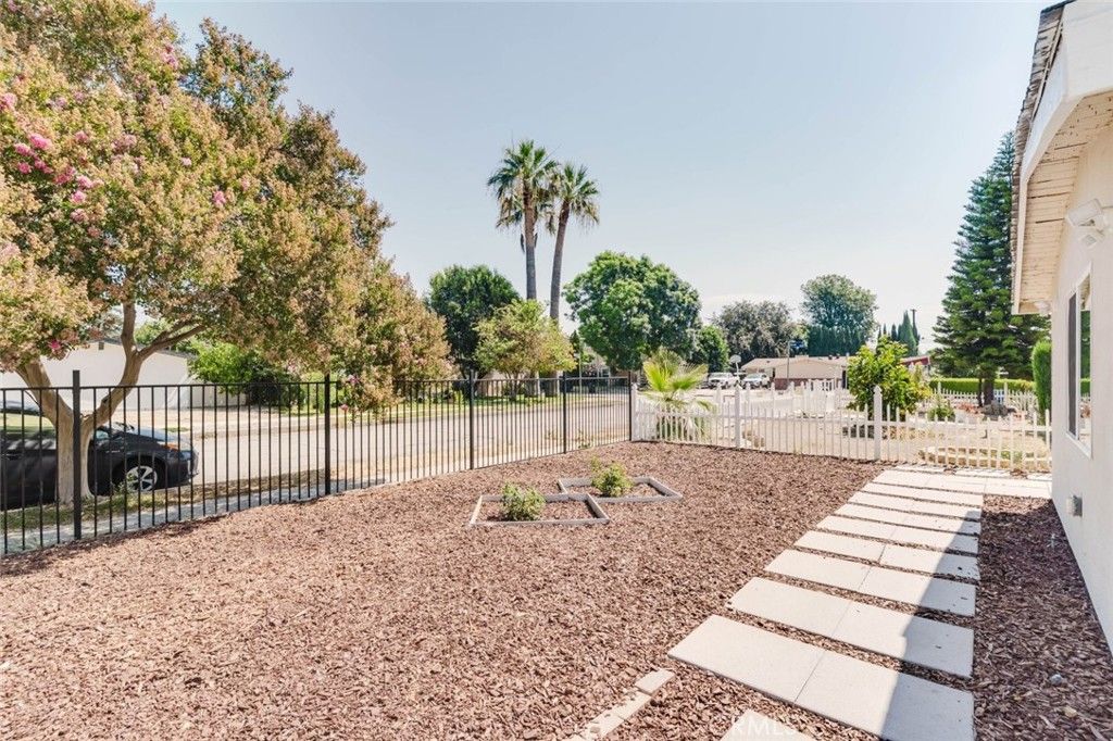 15526 Donmetz Street, Los Angeles, CA 91345