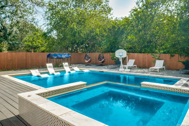 12302 Mapletree, San Antonio, TX 78249