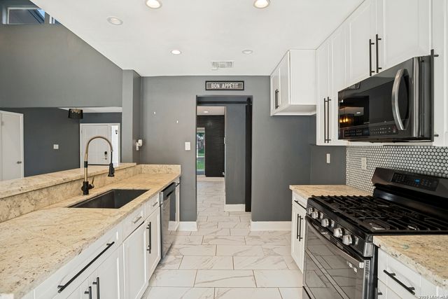 12302 Mapletree, San Antonio, TX 78249