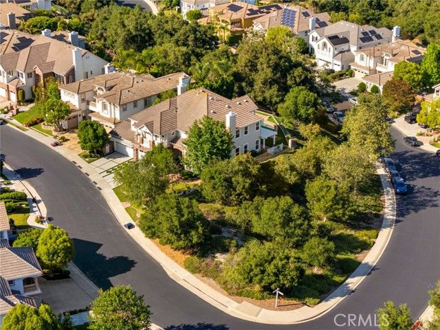 18 Bent Oak, Laguna Hills, CA 92679