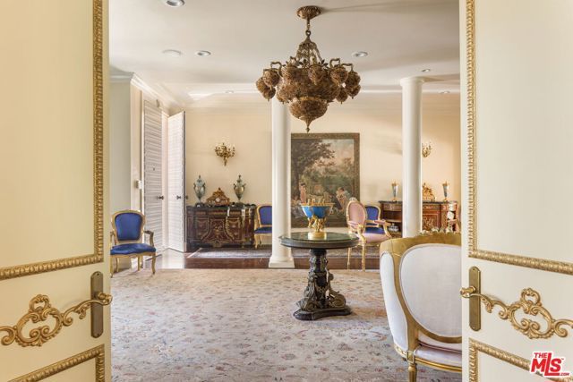 709 N Camden Drive, Beverly Hills, CA 90210