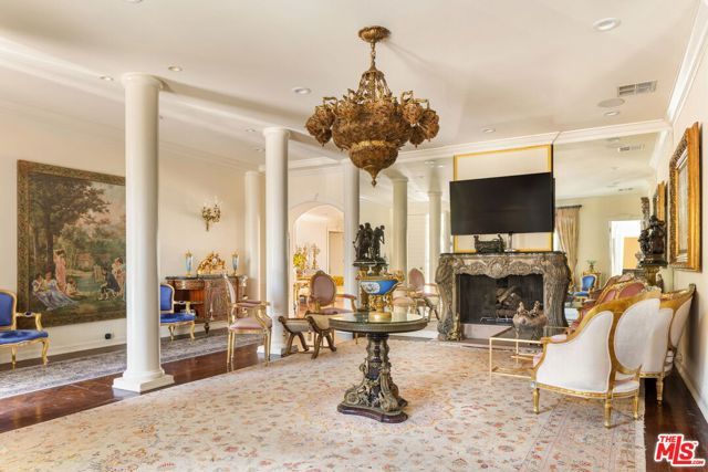 709 N Camden Drive, Beverly Hills, CA 90210