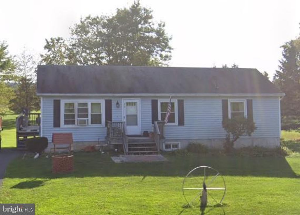 568 SWAMP PICNIC RD, Gilbertsville, PA 19525