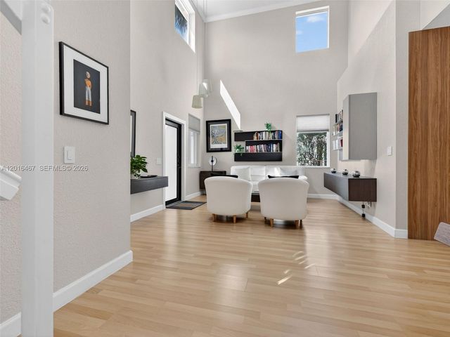 250 Conservation Dr, Weston, FL 33327