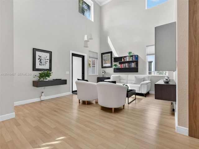 250 Conservation Dr, Weston, FL 33327