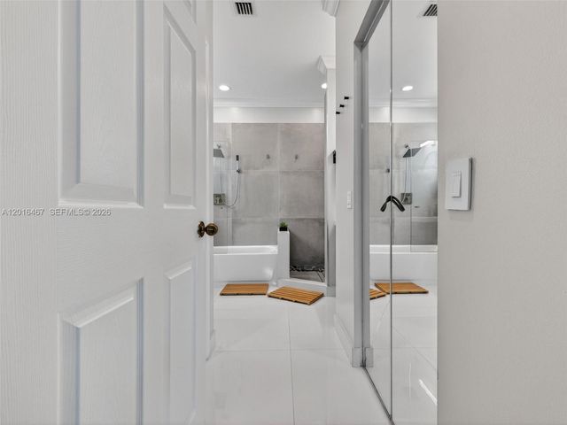 250 Conservation Dr, Weston, FL 33327