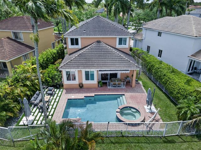 250 Conservation Dr, Weston, FL 33327