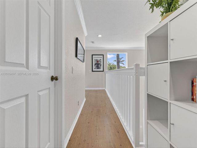 250 Conservation Dr, Weston, FL 33327