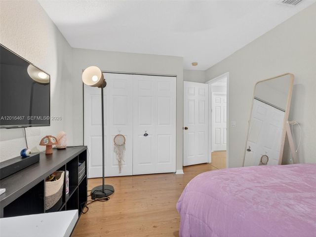 250 Conservation Dr, Weston, FL 33327