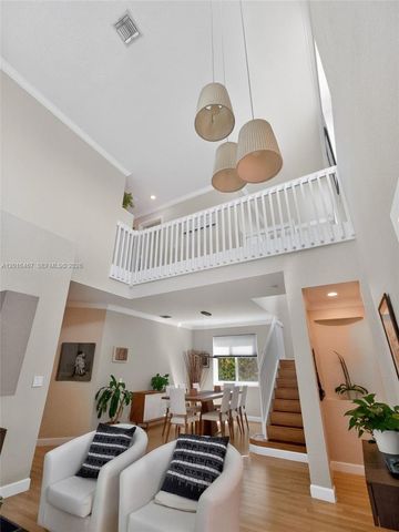 250 Conservation Dr, Weston, FL 33327