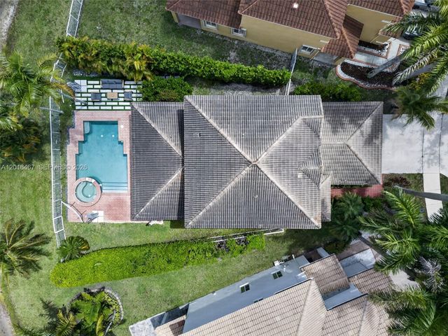 250 Conservation Dr, Weston, FL 33327