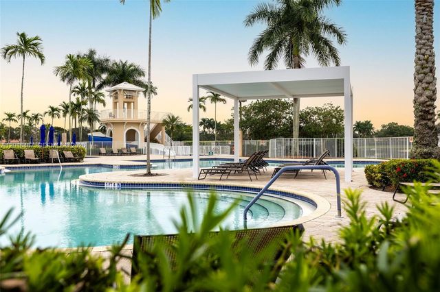 250 Conservation Dr, Weston, FL 33327