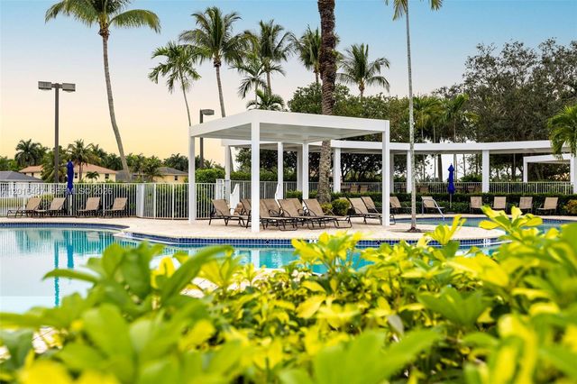 250 Conservation Dr, Weston, FL 33327