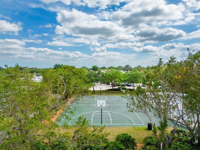 250 Conservation Dr, Weston, FL 33327